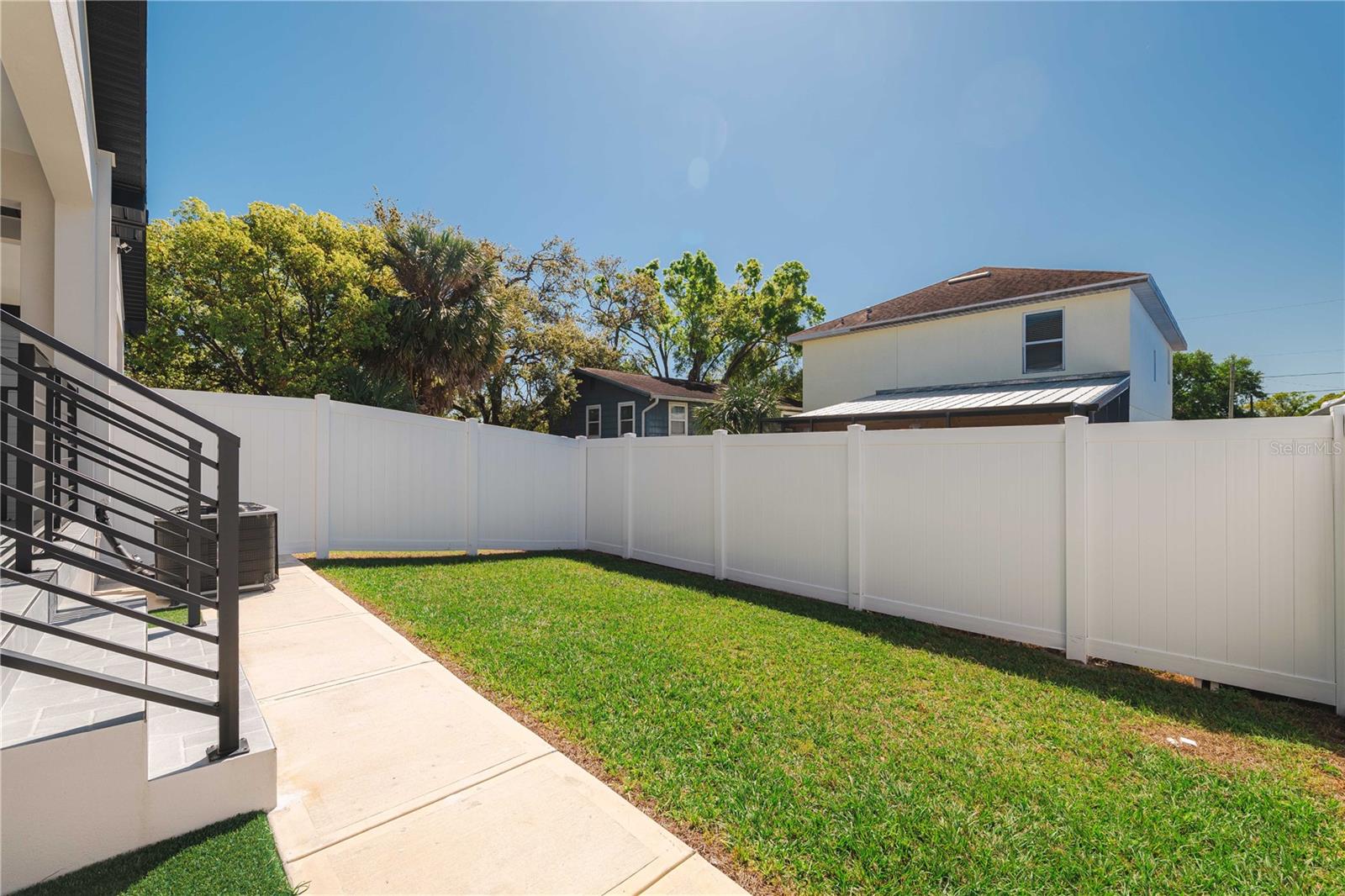 Image 7 of 29 For 2608 Saint Joseph Street 2