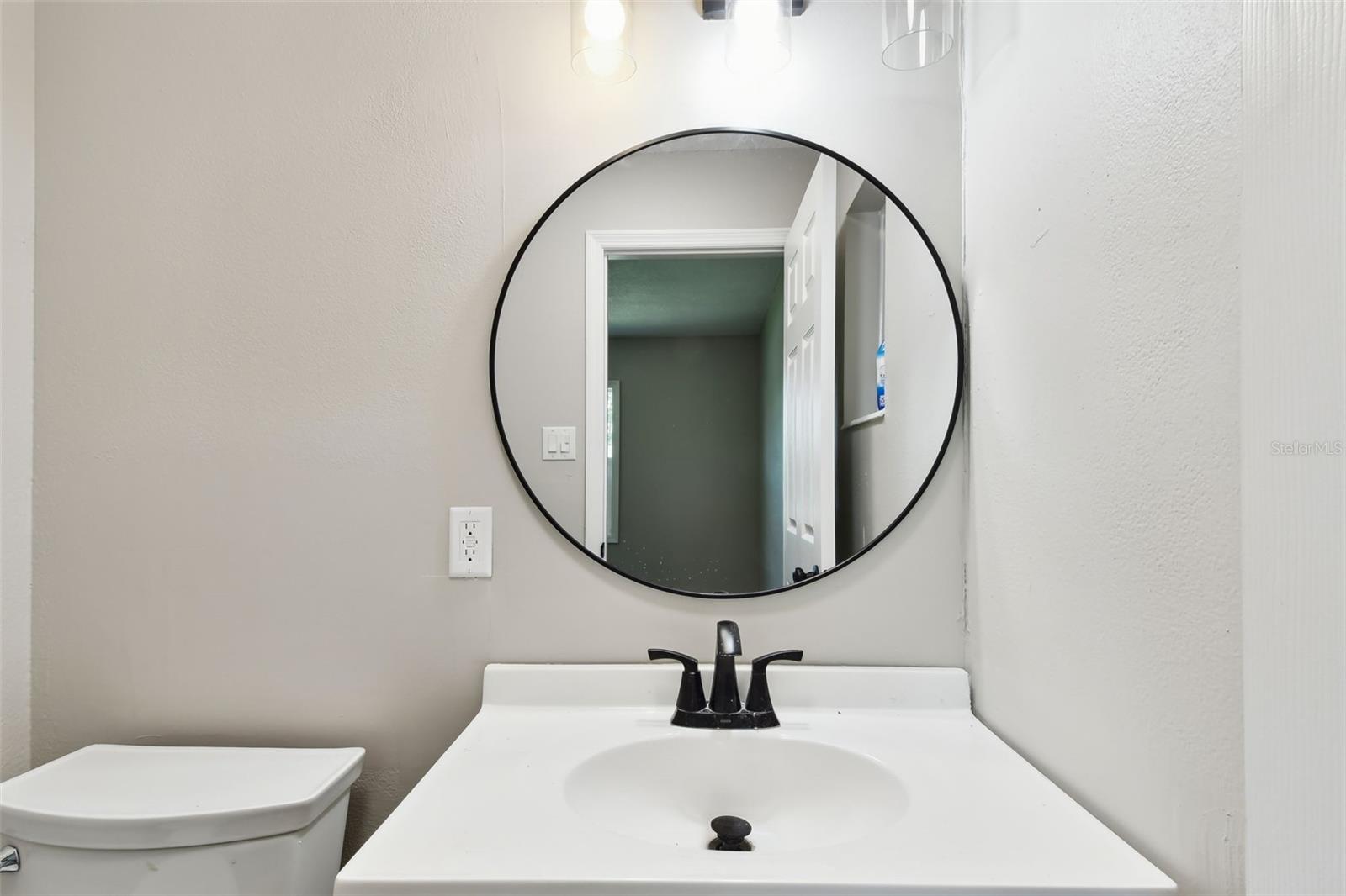 Image 21 of 66 For 2902 Wheeler Street