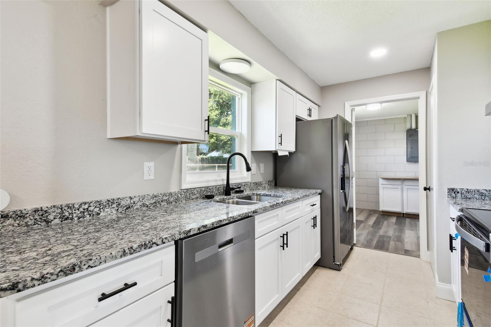 Image 39 of 66 For 2902 Wheeler Street