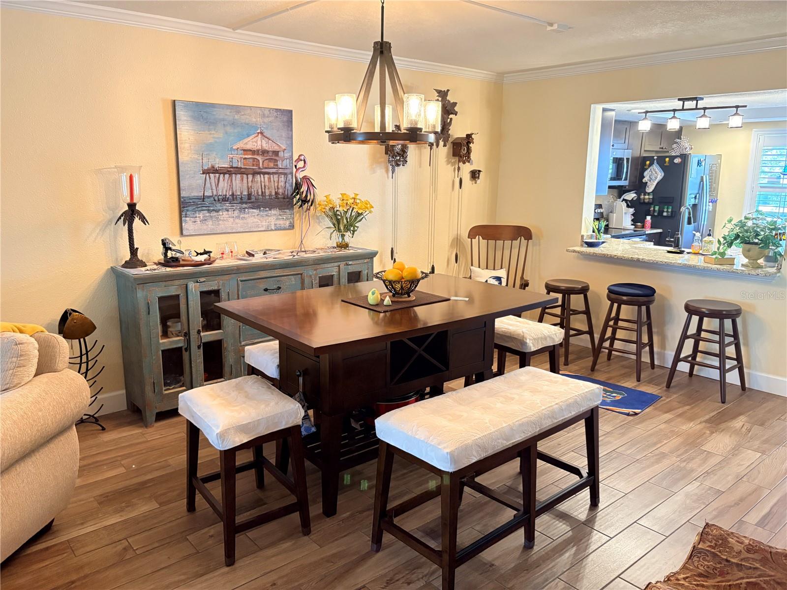 Image 11 of 42 For 820 Virginia Street 212