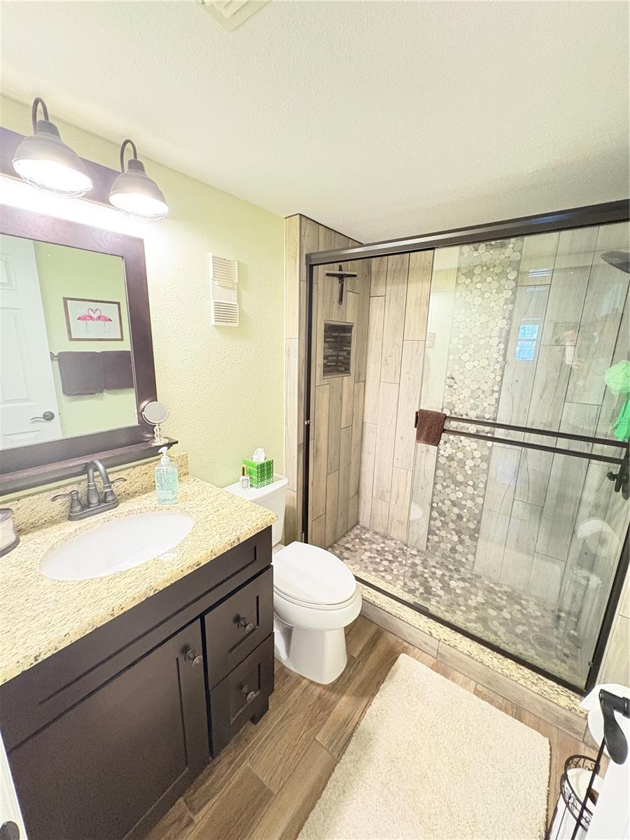 Image 22 of 42 For 820 Virginia Street 212