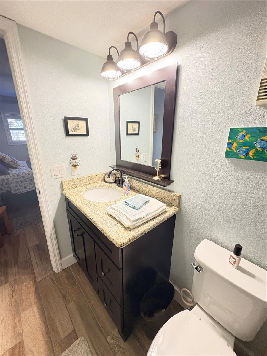 Image 23 of 42 For 820 Virginia Street 212