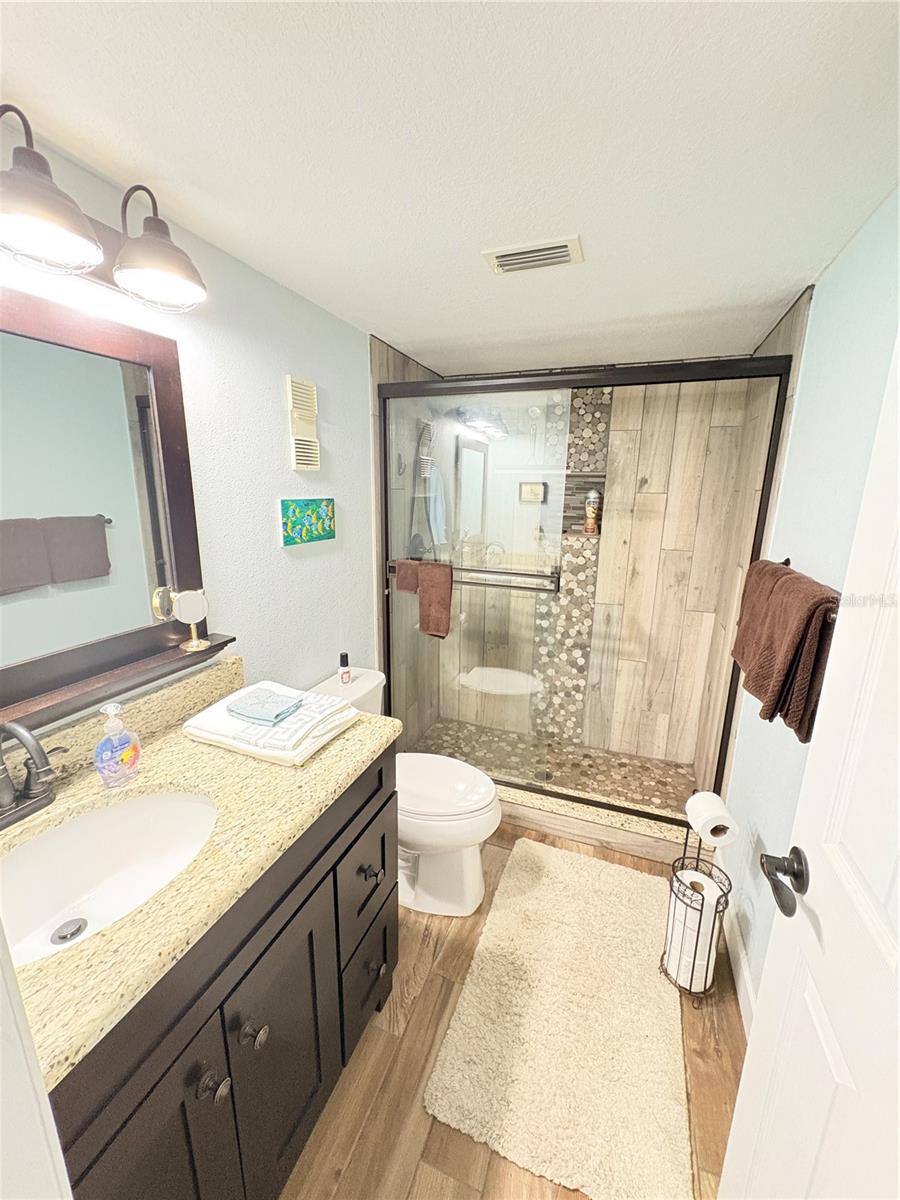 Image 24 of 42 For 820 Virginia Street 212