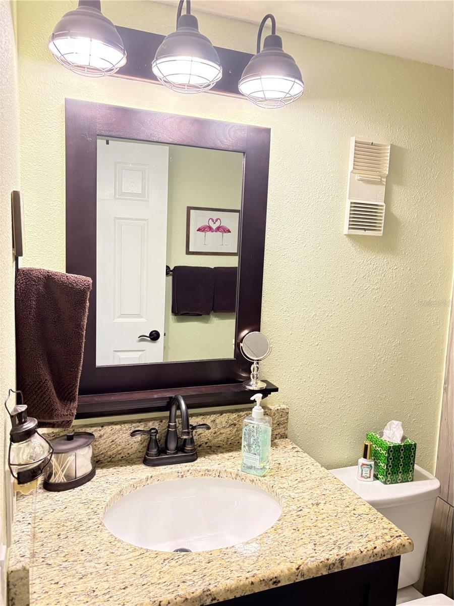 Image 25 of 42 For 820 Virginia Street 212