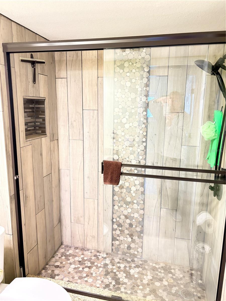 Image 26 of 42 For 820 Virginia Street 212