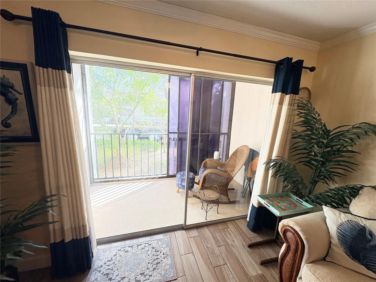 Image 27 of 42 For 820 Virginia Street 212