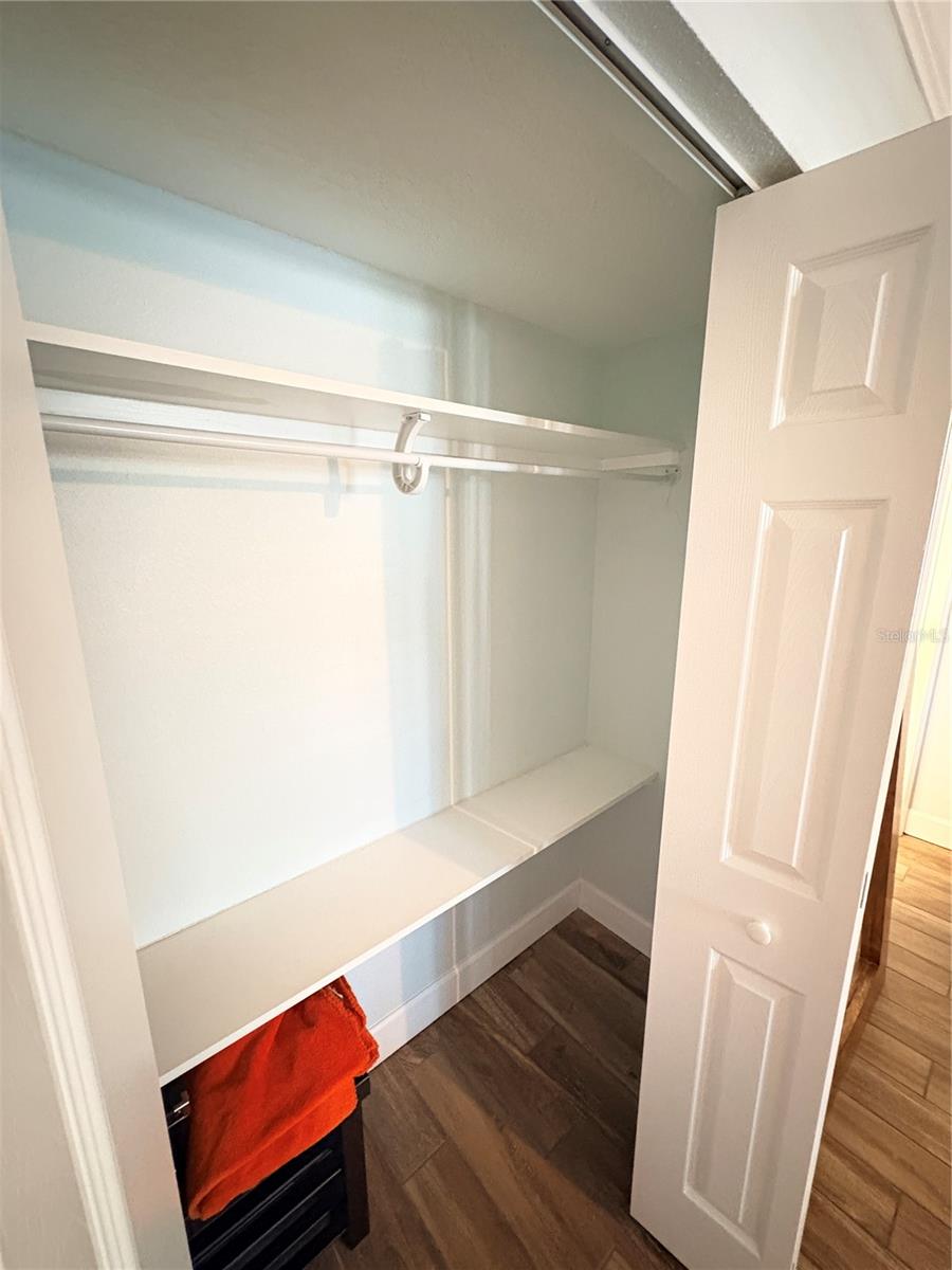 Image 31 of 42 For 820 Virginia Street 212