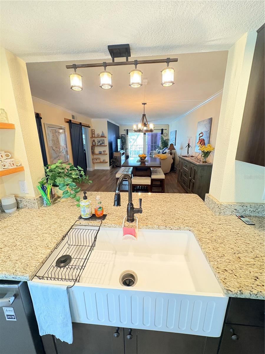 Image 4 of 42 For 820 Virginia Street 212