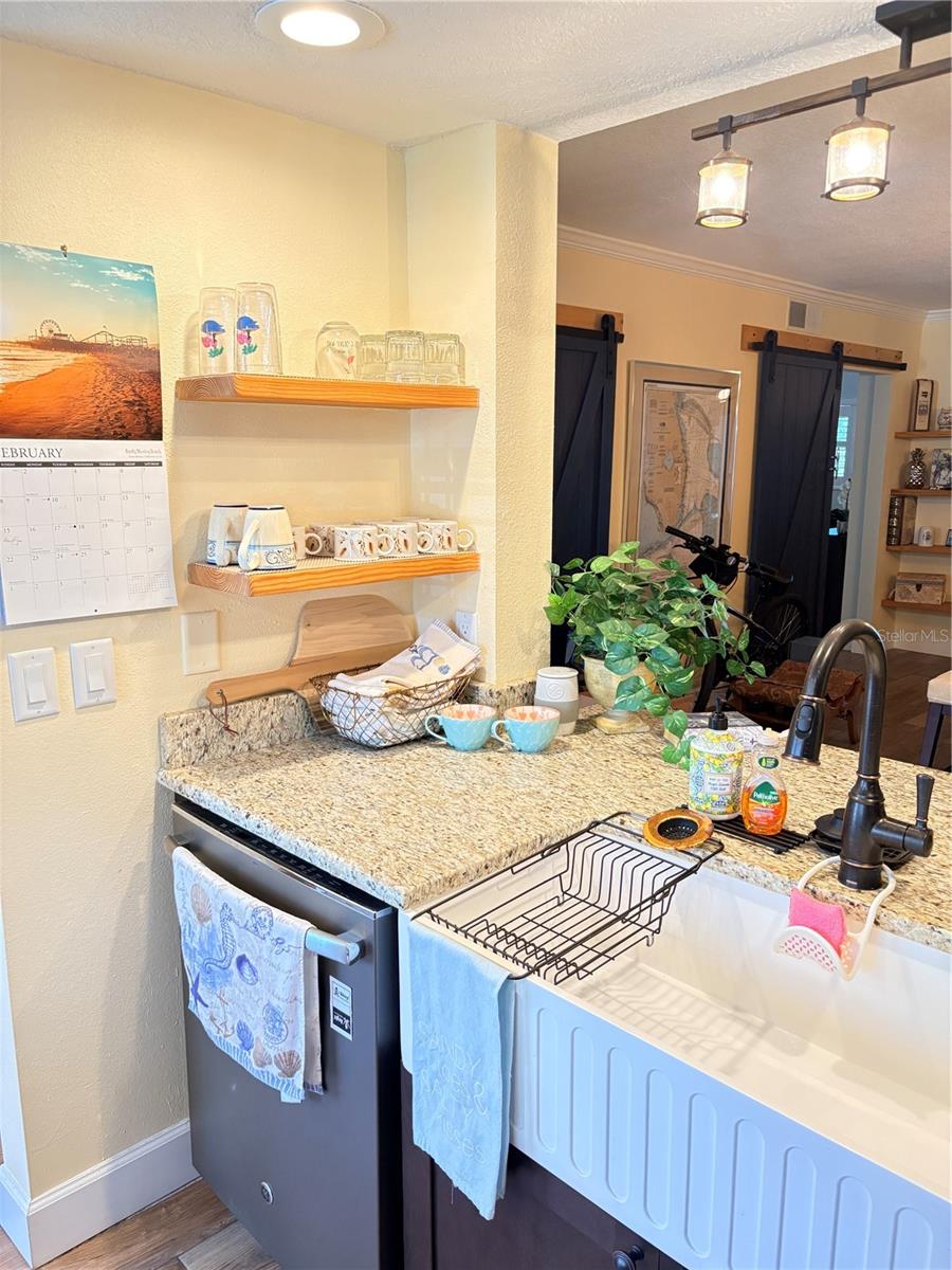 Image 5 of 42 For 820 Virginia Street 212