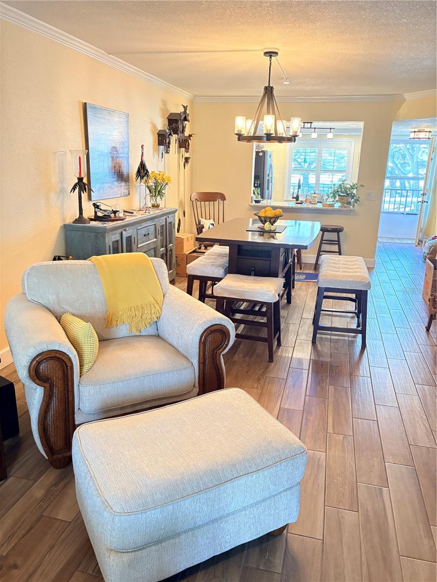 Image 7 of 42 For 820 Virginia Street 212