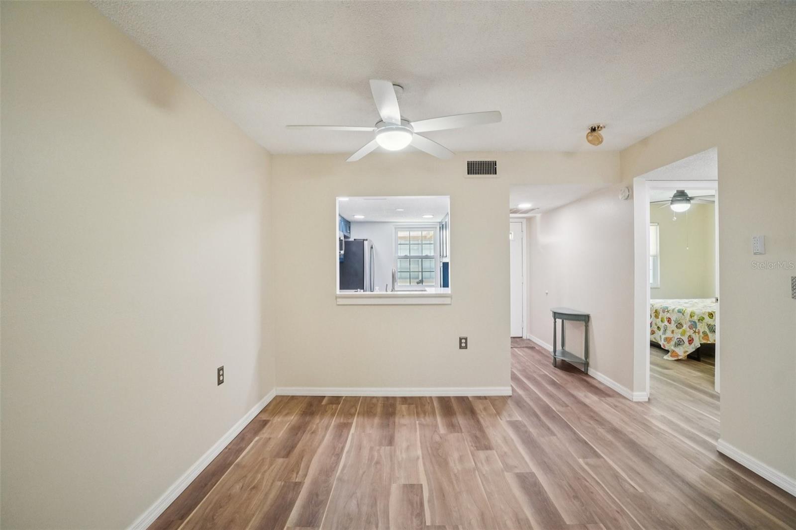 Listing photo id 11 for 11210 Carriage Hill Drive 2