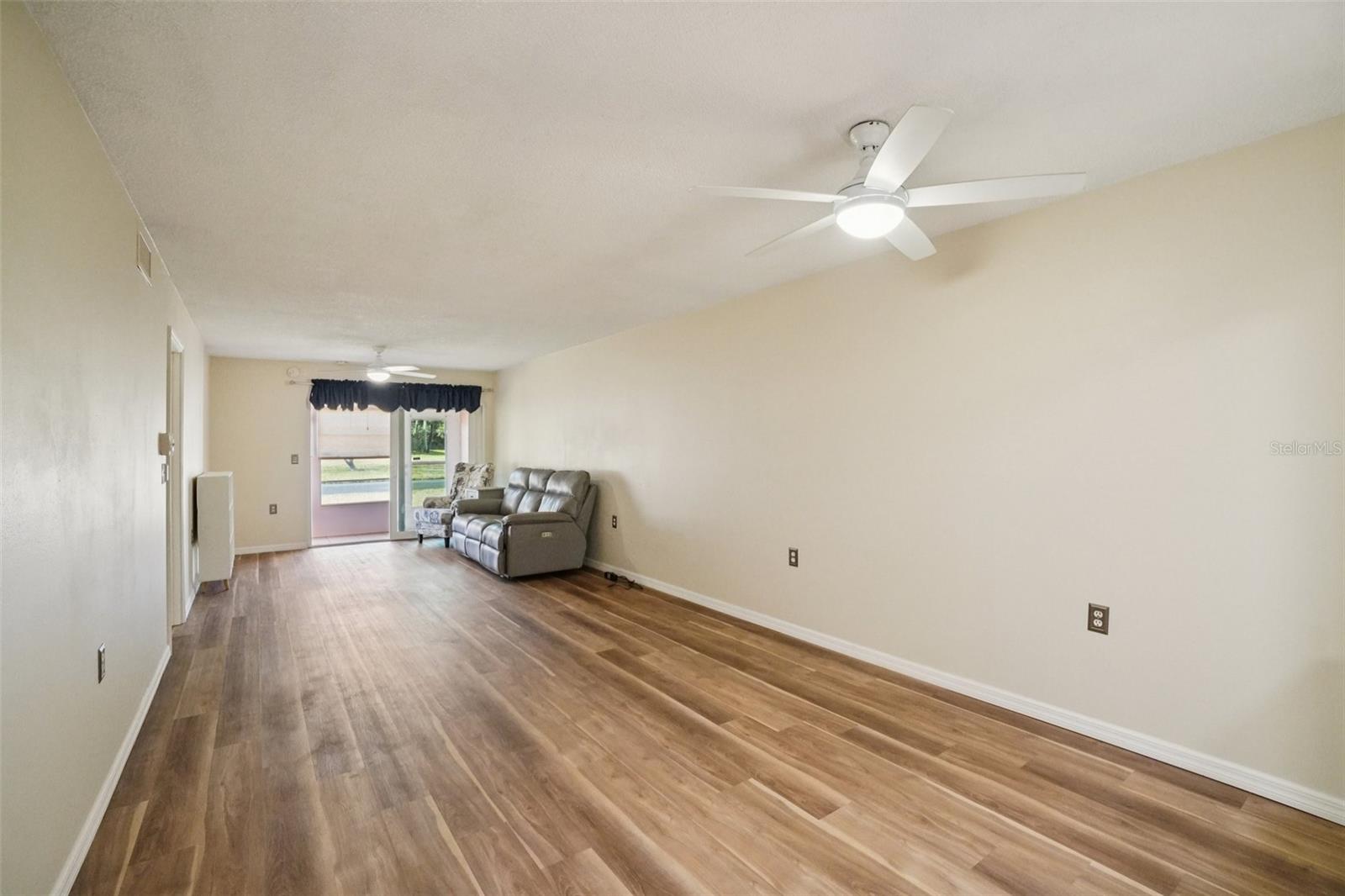 Listing photo id 12 for 11210 Carriage Hill Drive 2
