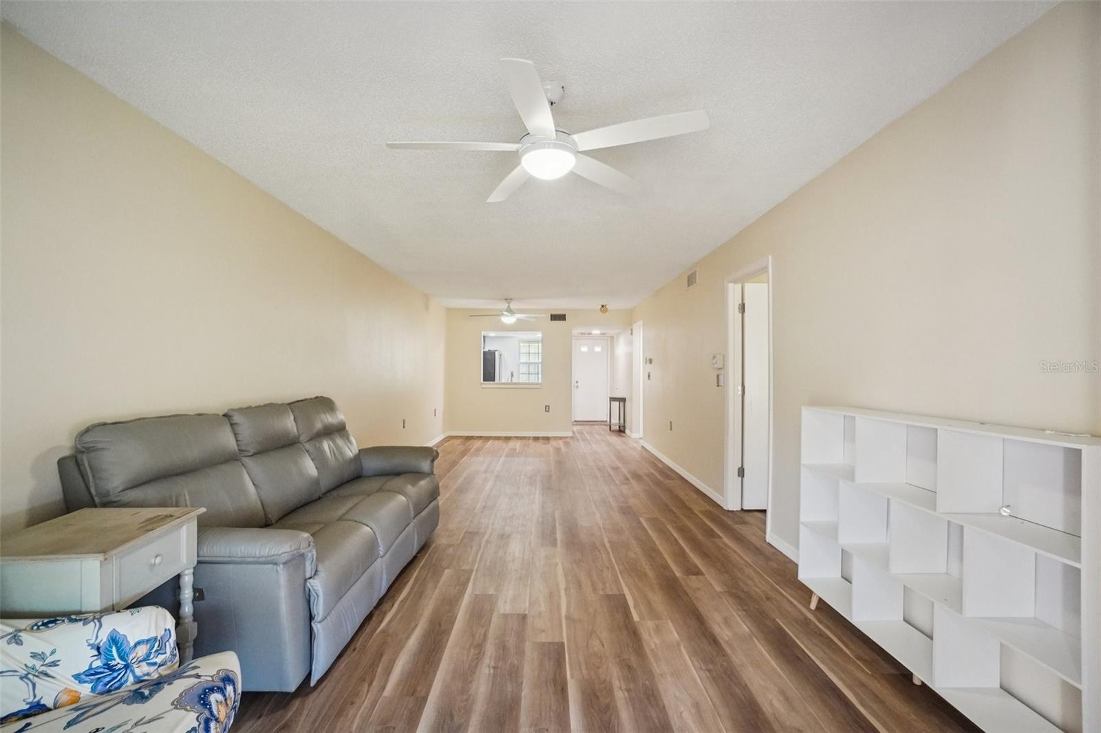 Listing photo id 13 for 11210 Carriage Hill Drive 2