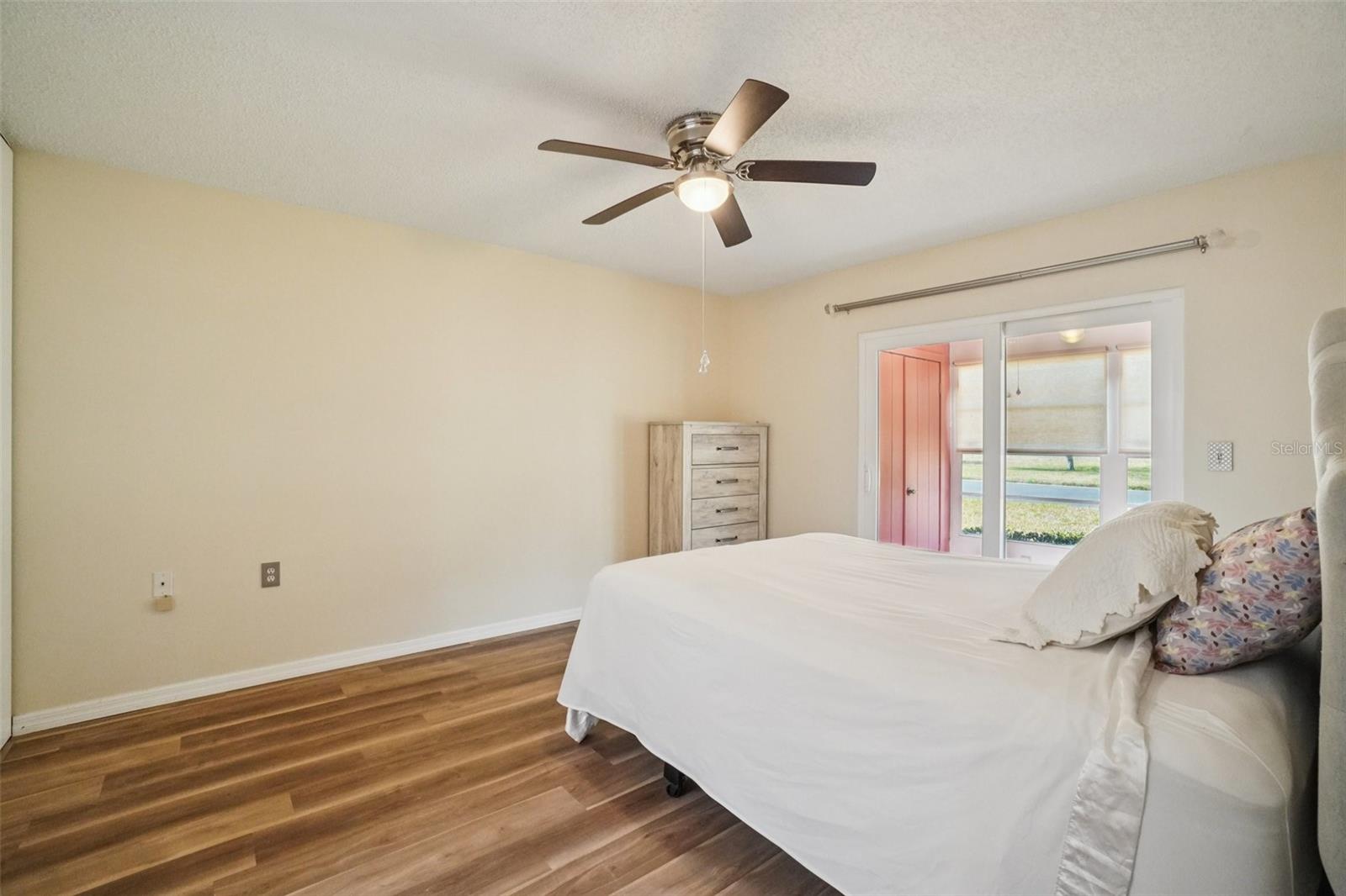 Listing photo id 14 for 11210 Carriage Hill Drive 2