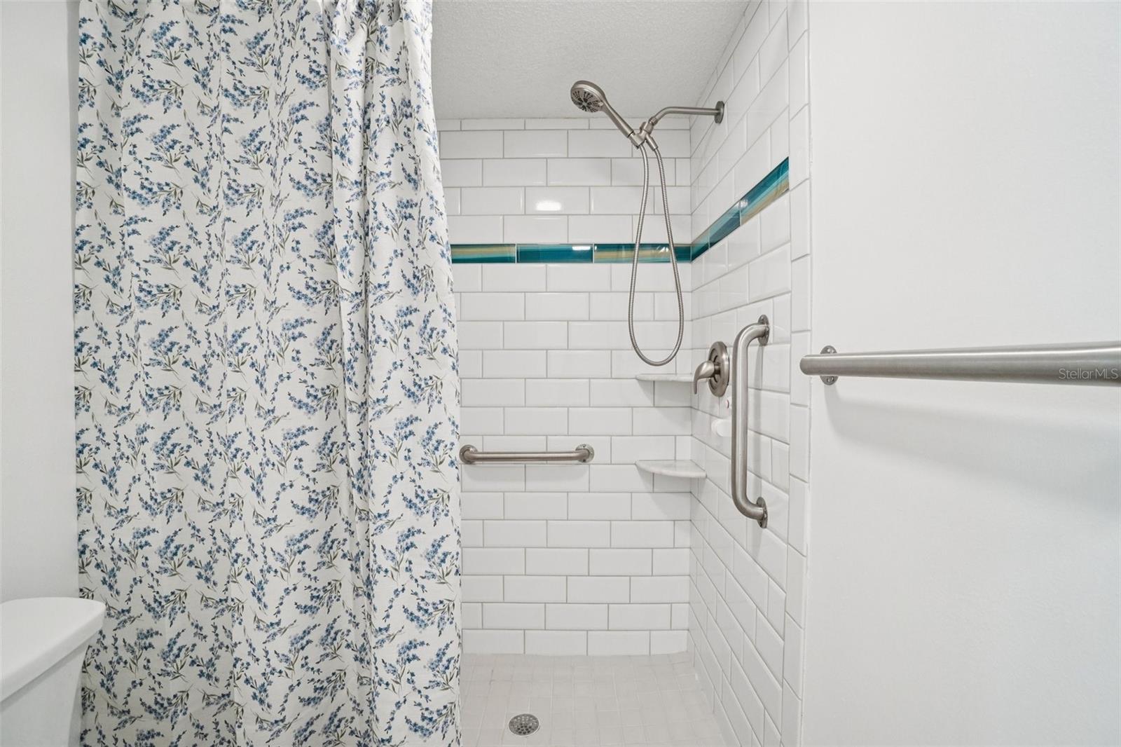 Listing photo id 19 for 11210 Carriage Hill Drive 2