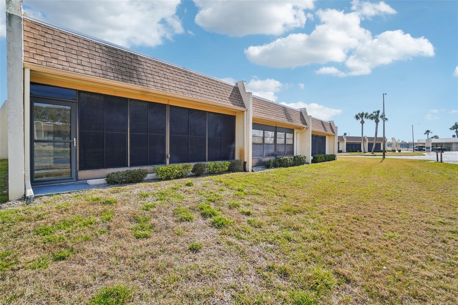 Listing photo id 23 for 11210 Carriage Hill Drive 2