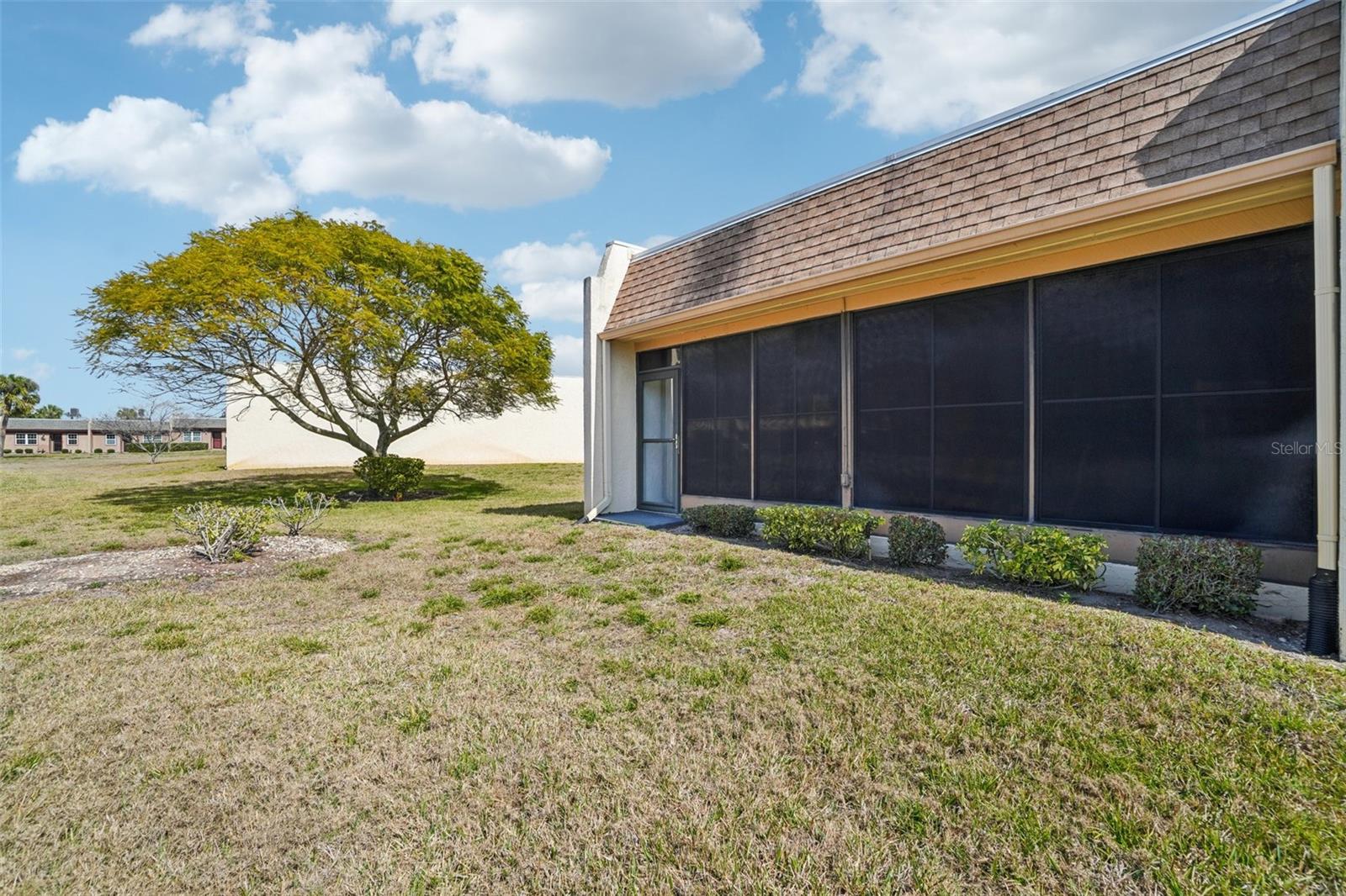 Listing photo id 24 for 11210 Carriage Hill Drive 2