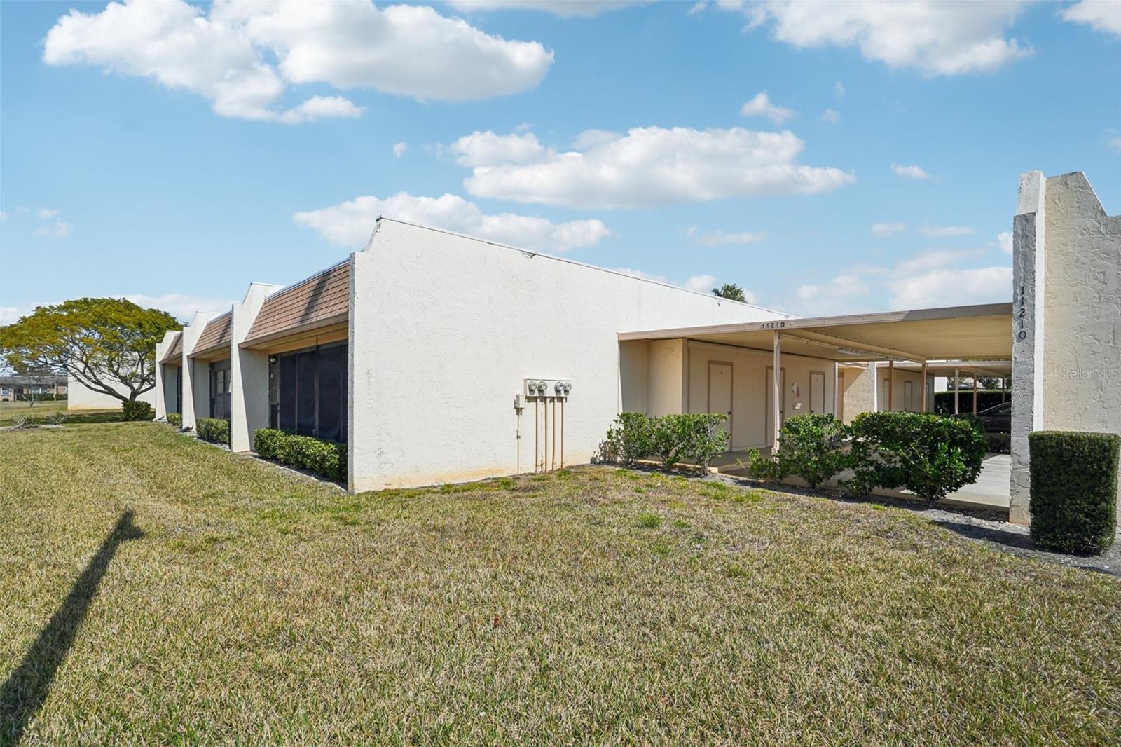 Listing photo id 25 for 11210 Carriage Hill Drive 2