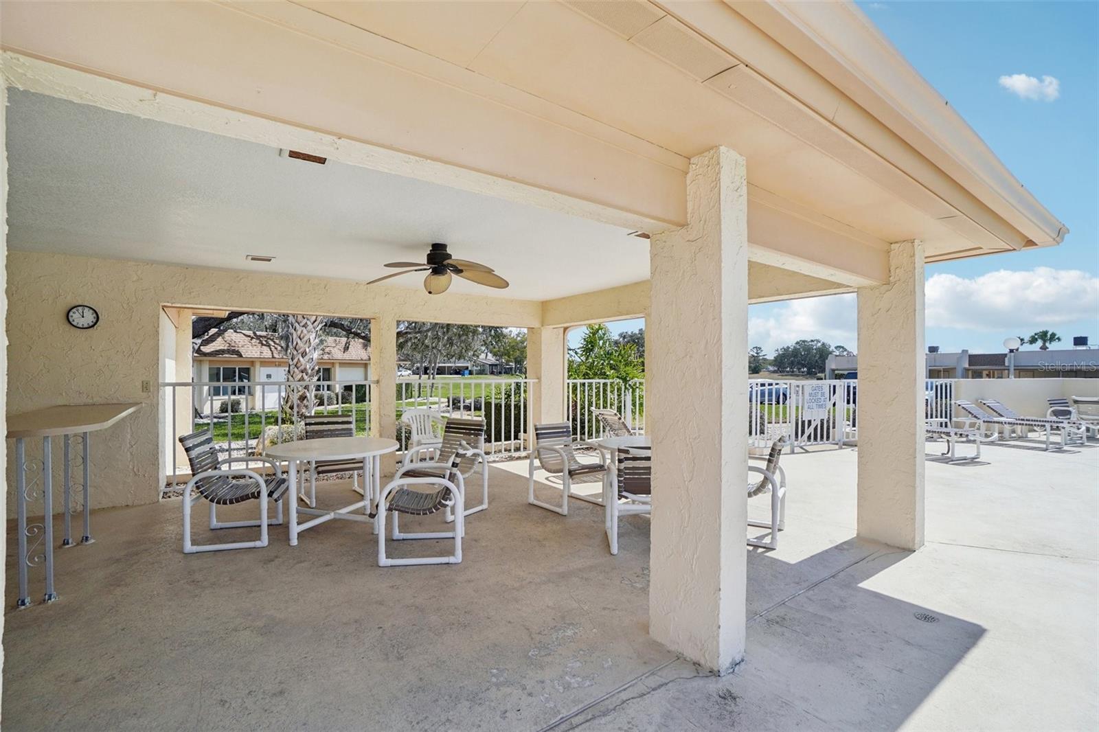 Listing photo id 28 for 11210 Carriage Hill Drive 2