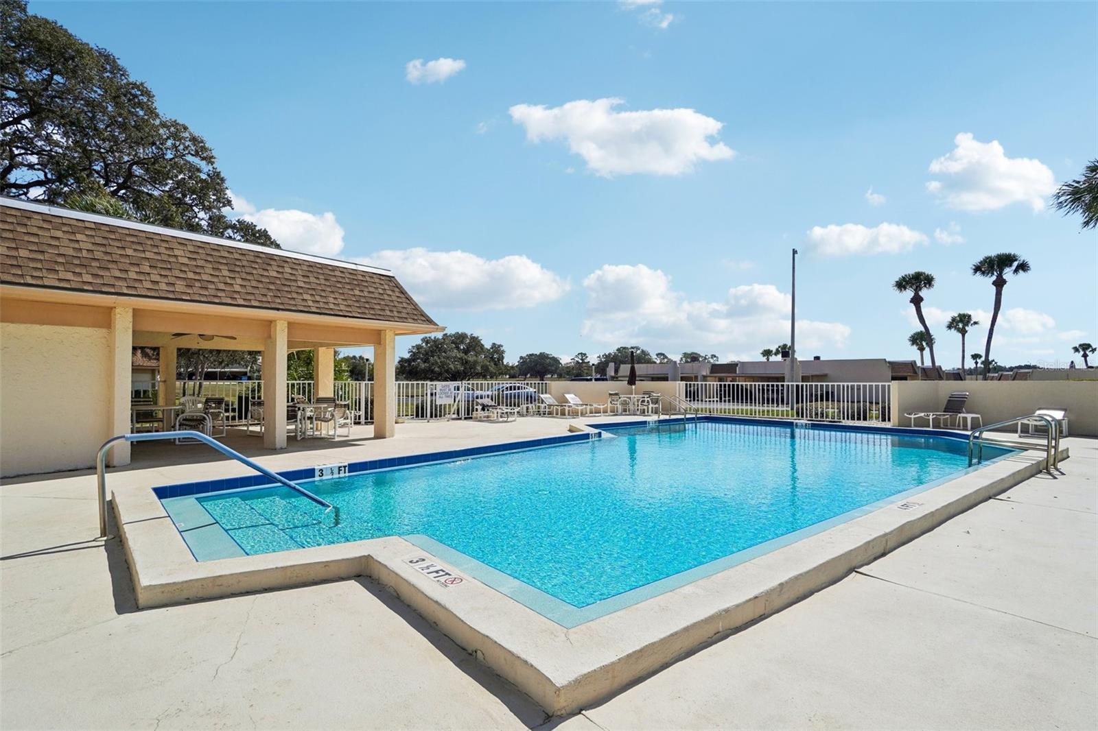 Listing photo id 30 for 11210 Carriage Hill Drive 2