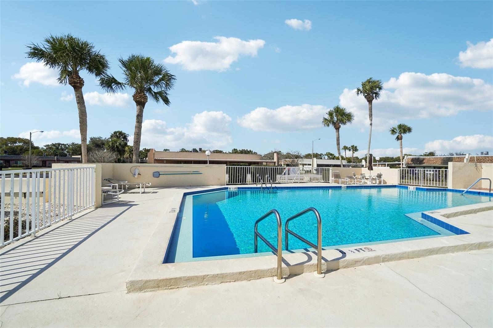 Listing photo id 32 for 11210 Carriage Hill Drive 2