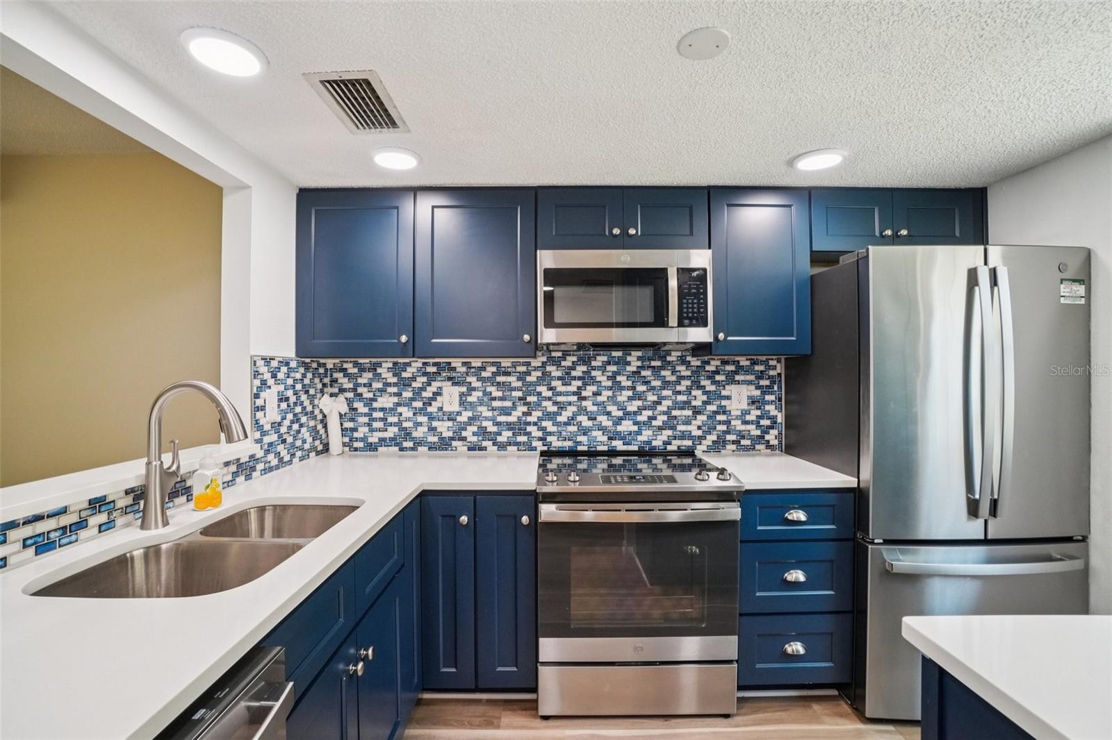 Listing photo id 3 for 11210 Carriage Hill Drive 2