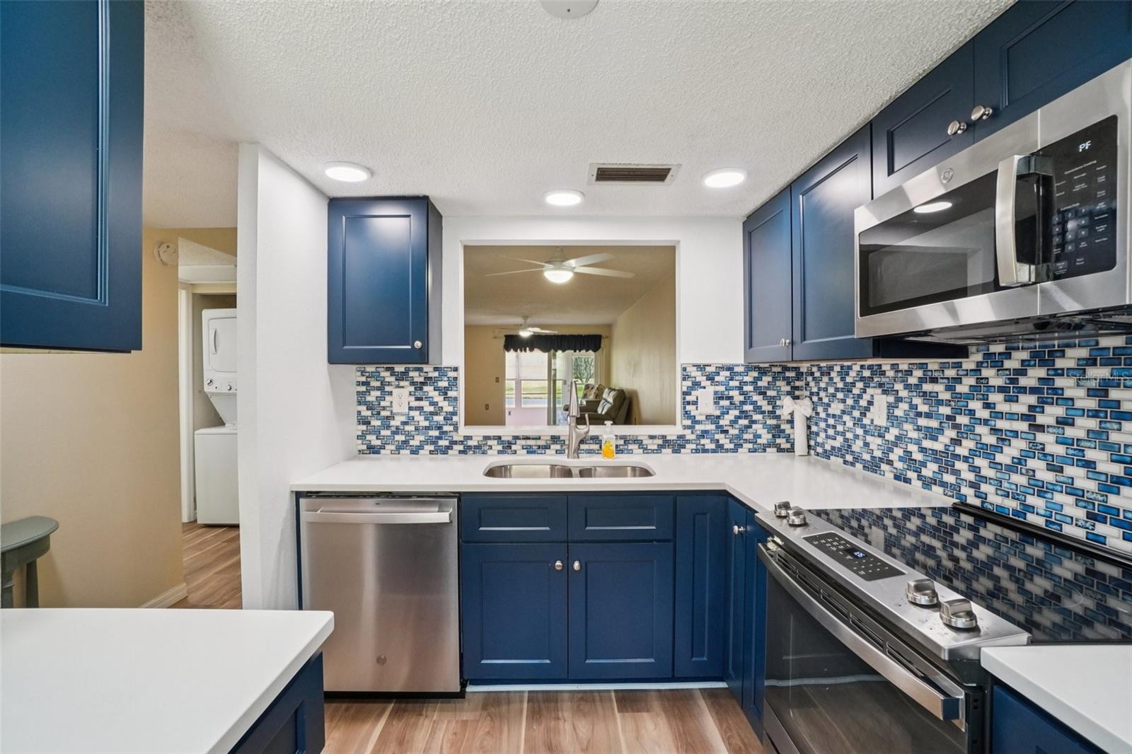 Listing photo id 5 for 11210 Carriage Hill Drive 2