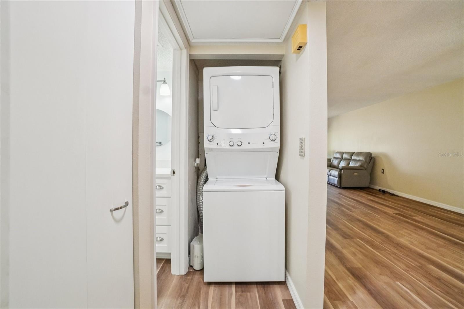 Listing photo id 7 for 11210 Carriage Hill Drive 2