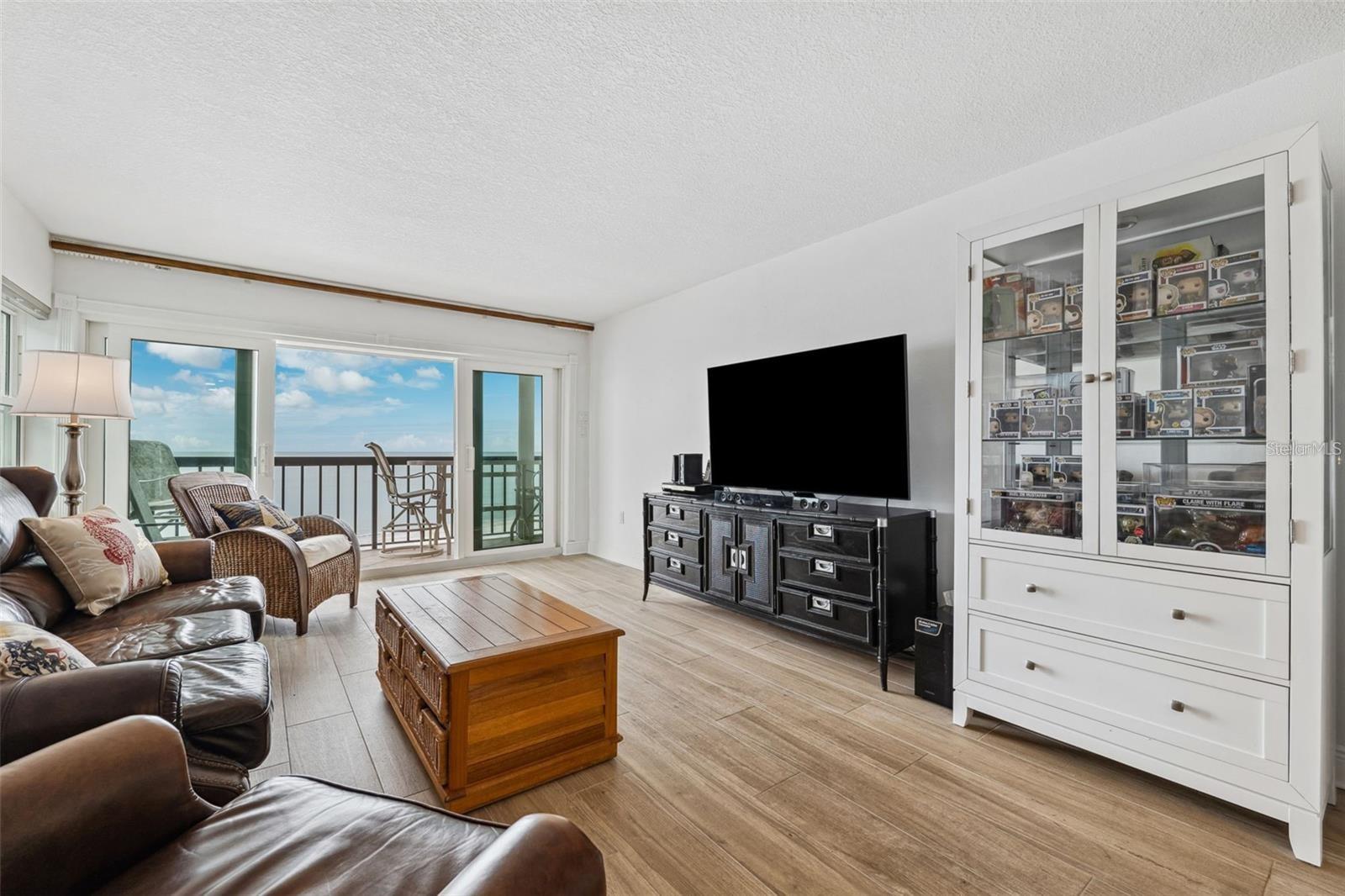 Image 18 of 44 For 19450 Gulf Boulevard 401