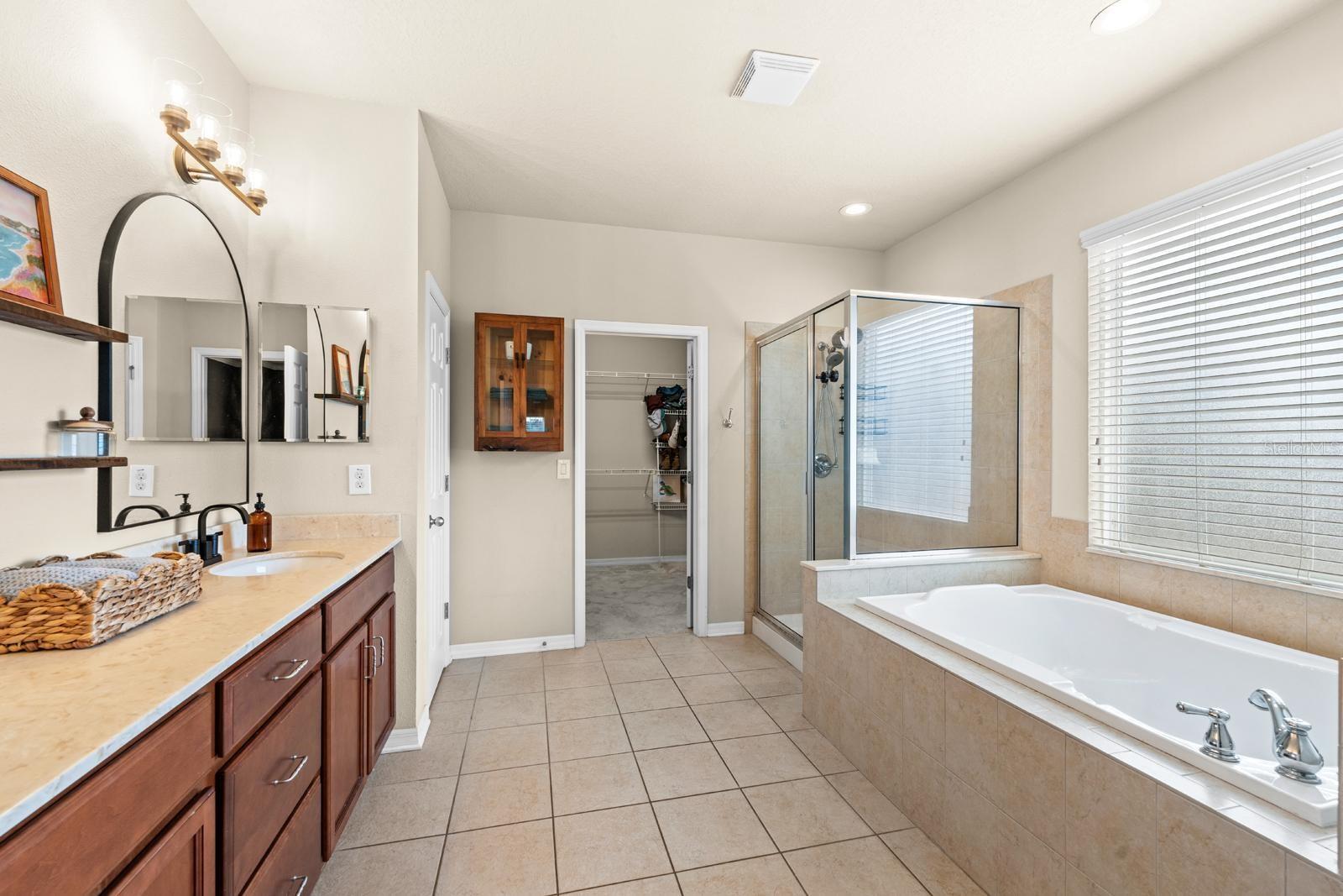 Image 16 of 36 For 15906 Starling Crossing Drive