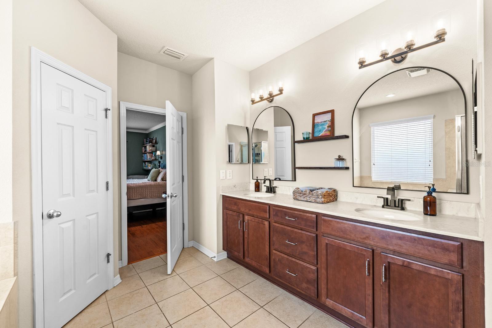 Image 17 of 36 For 15906 Starling Crossing Drive