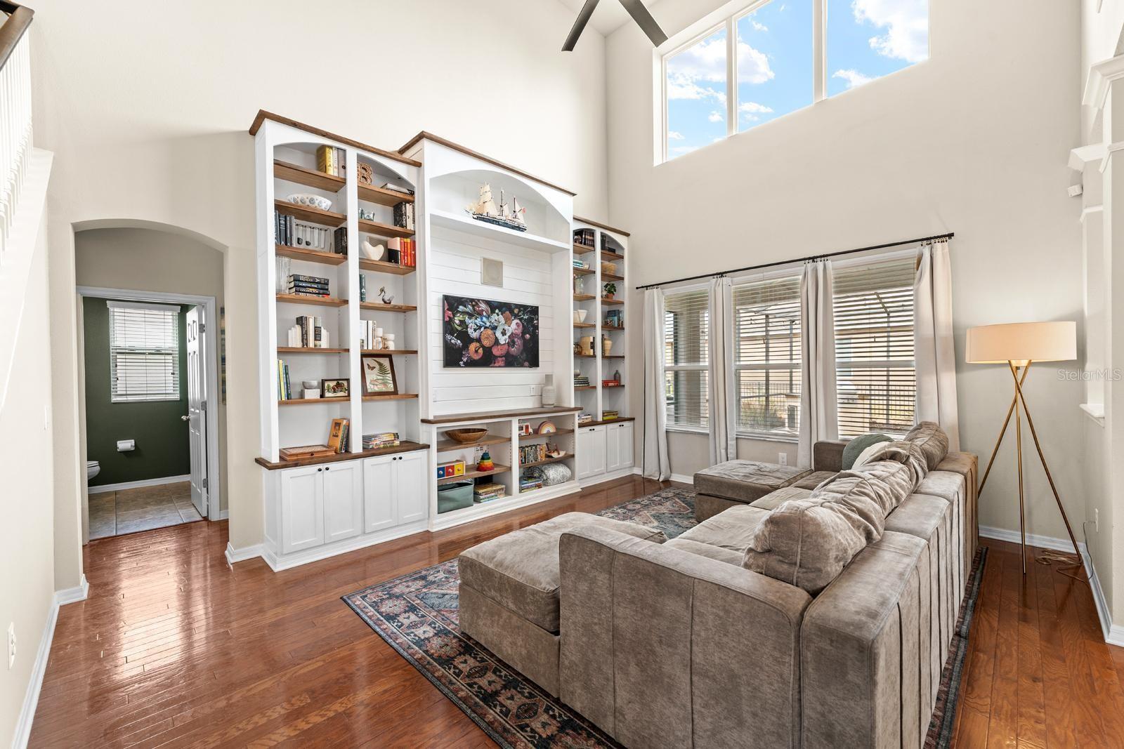 Image 7 of 36 For 15906 Starling Crossing Drive