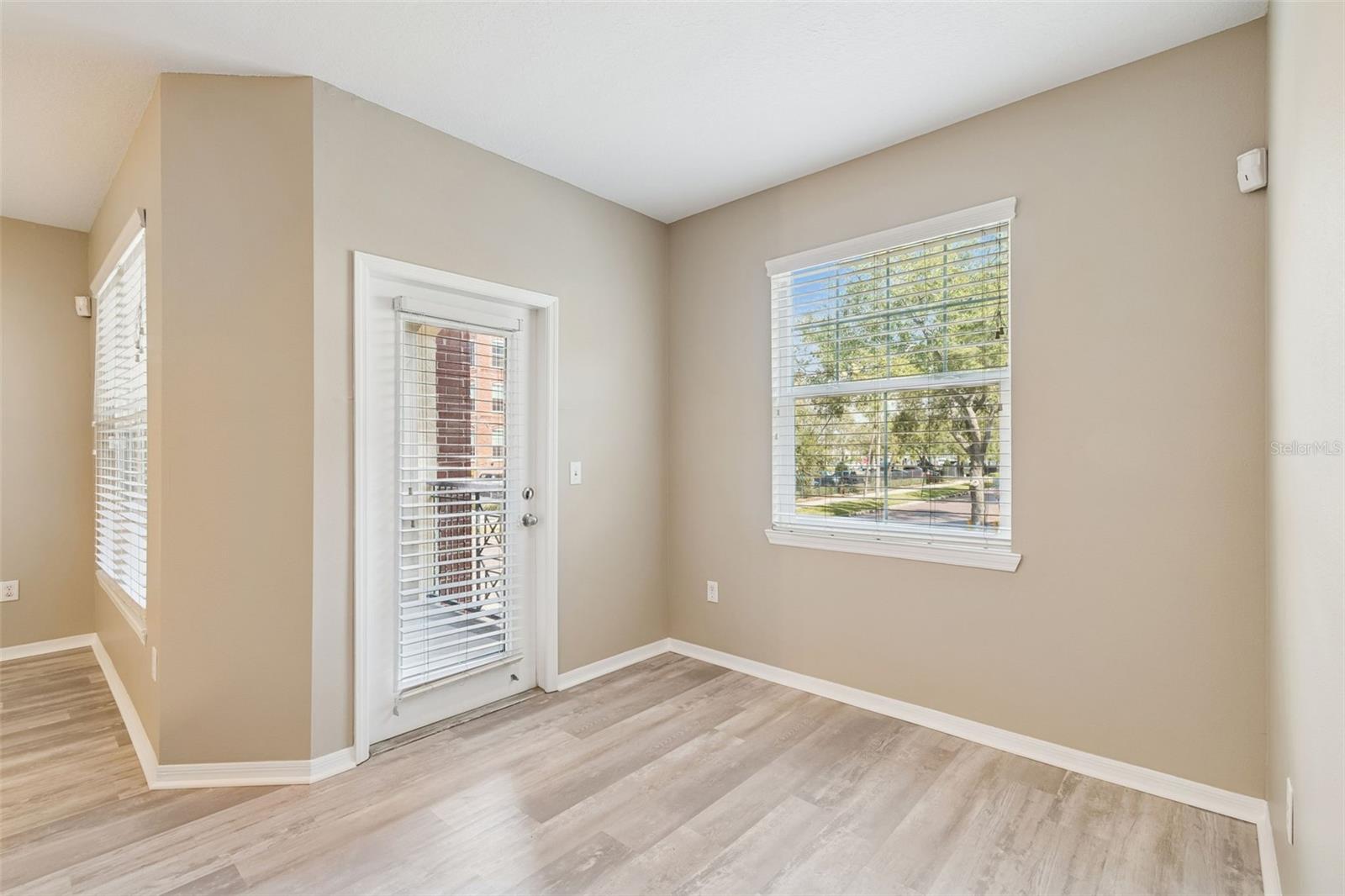 Image 12 of 83 For 1910 Palm Avenue 10205