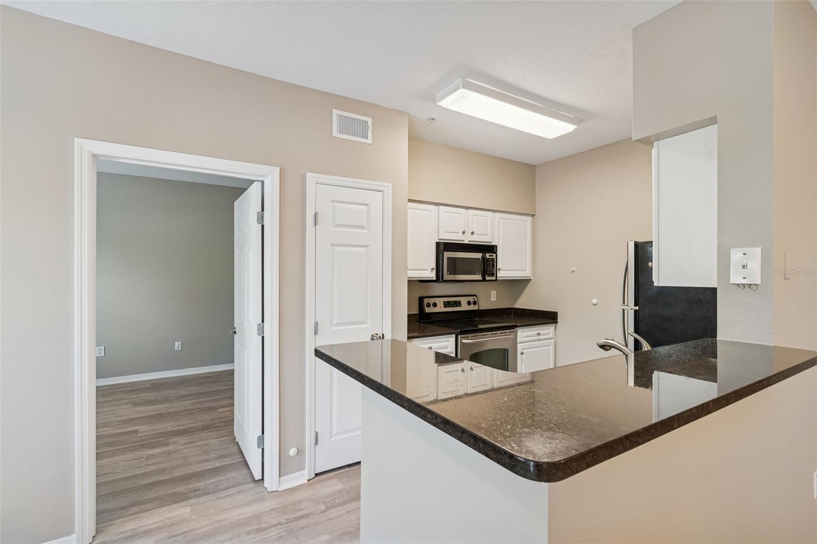 Image 14 of 83 For 1910 Palm Avenue 10205