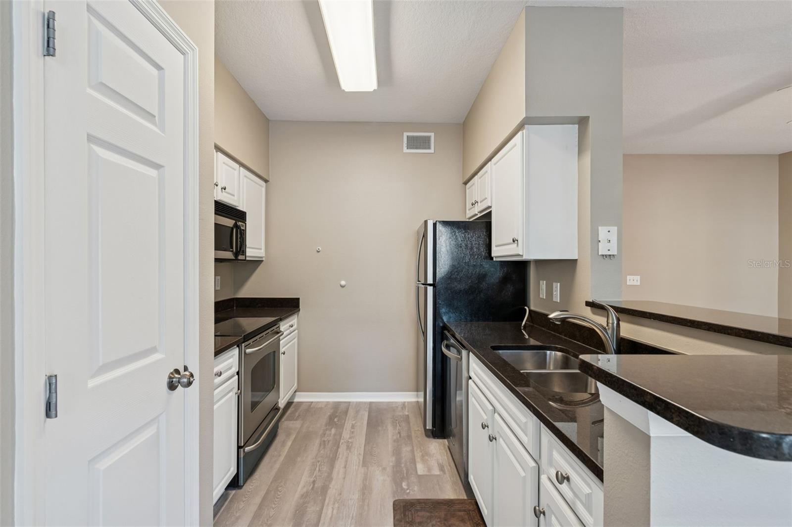 Image 16 of 83 For 1910 Palm Avenue 10205