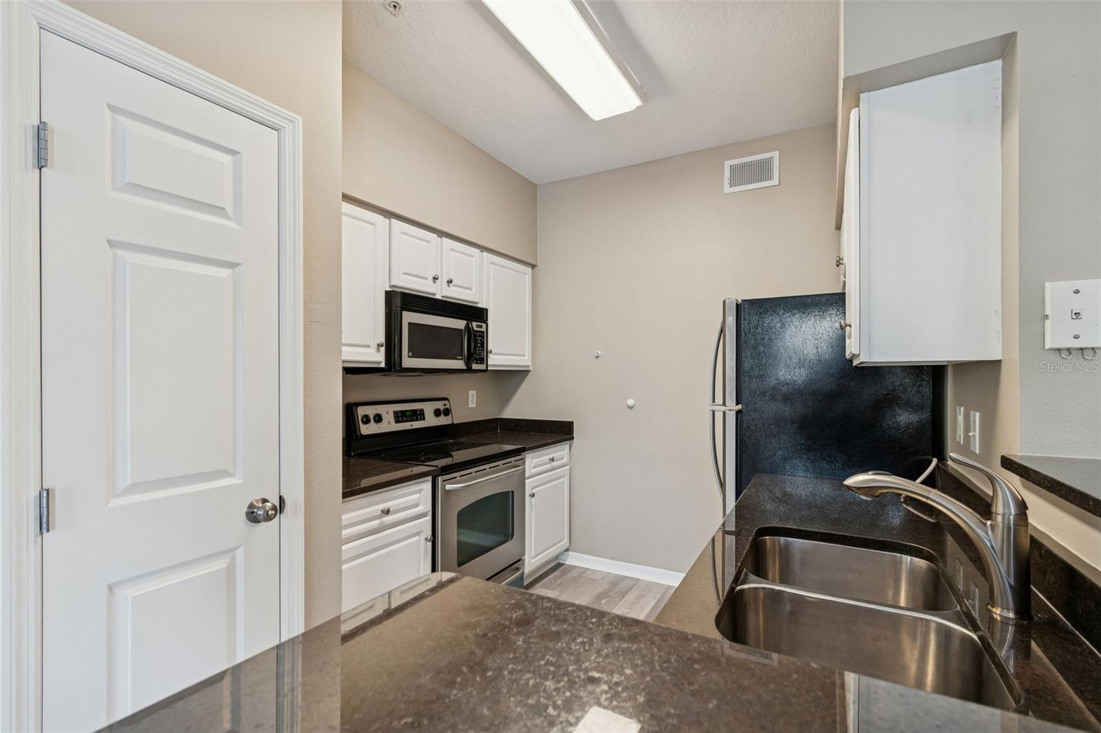 Image 17 of 83 For 1910 Palm Avenue 10205