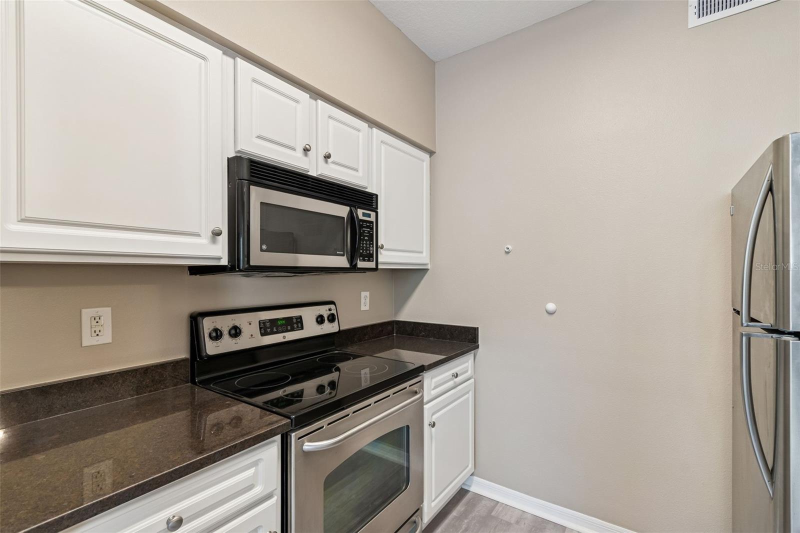 Image 19 of 83 For 1910 Palm Avenue 10205