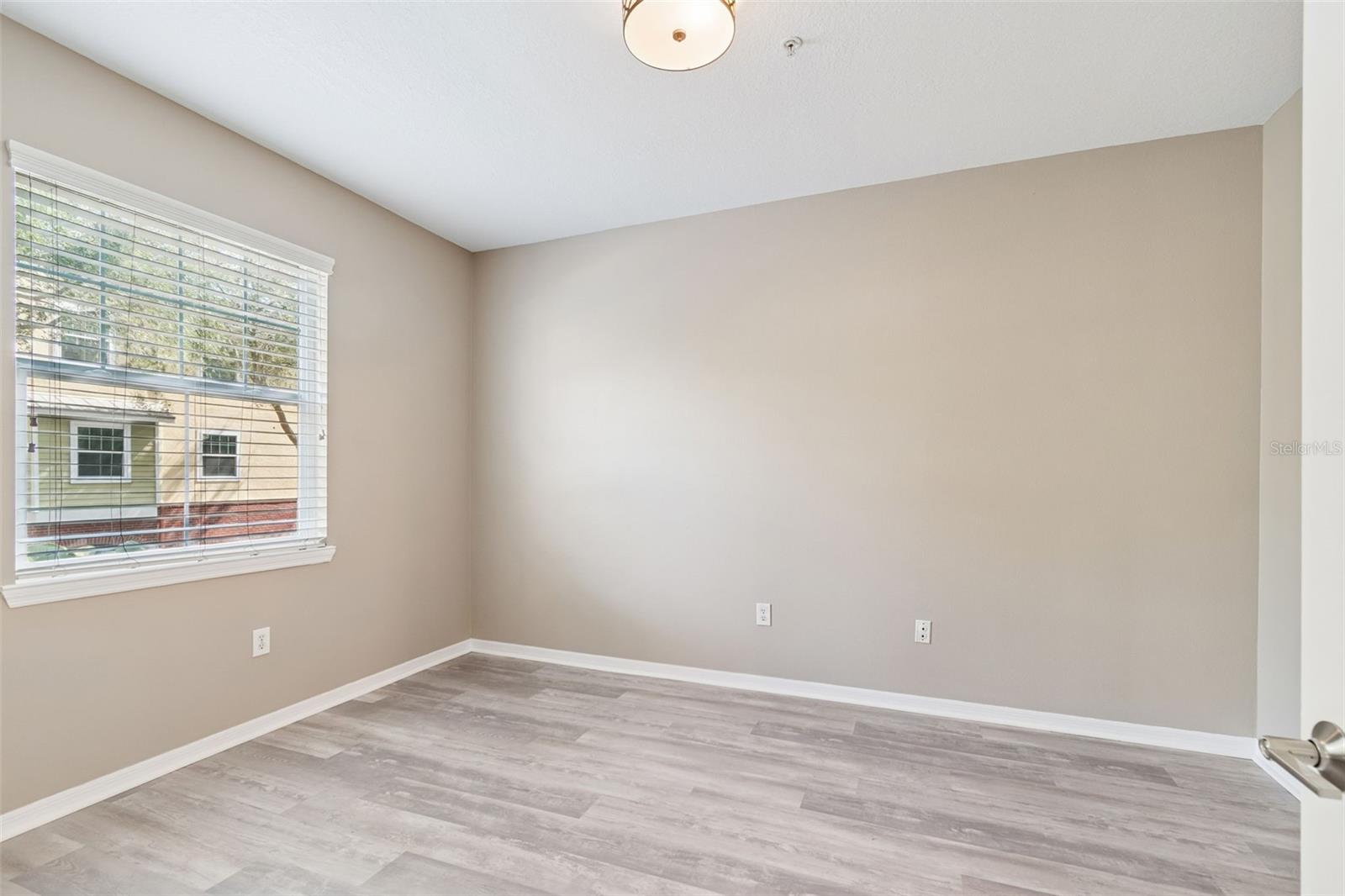 Image 21 of 83 For 1910 Palm Avenue 10205