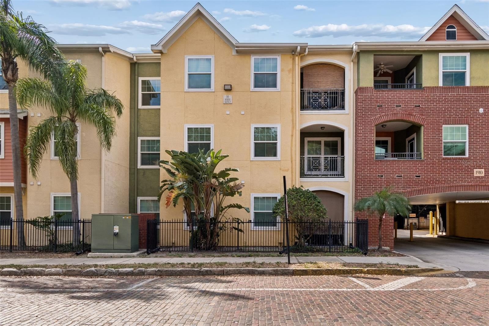 Image 36 of 83 For 1910 Palm Avenue 10205