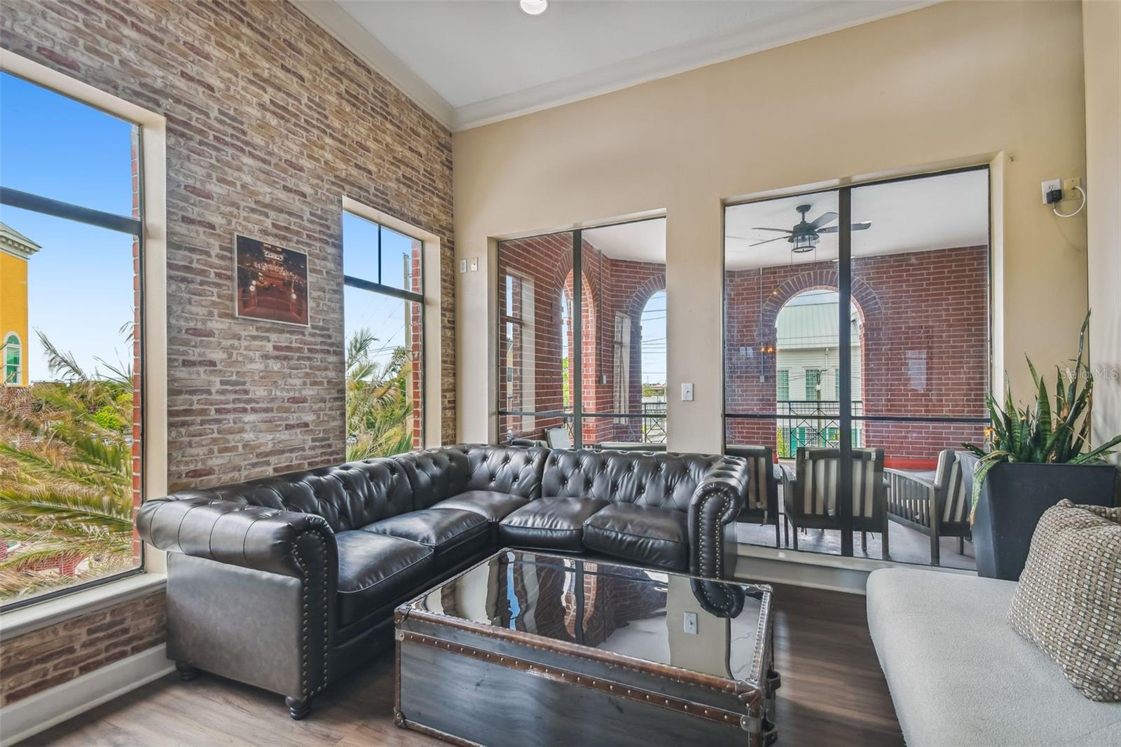 Image 48 of 83 For 1910 Palm Avenue 10205