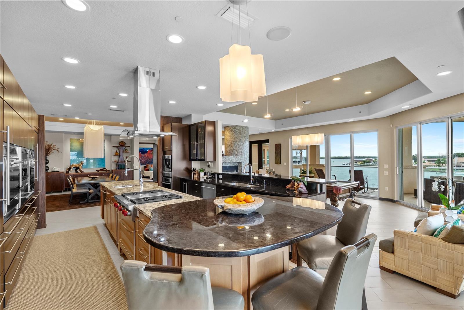 Image 19 of 74 For 40 Bayview Court S 3