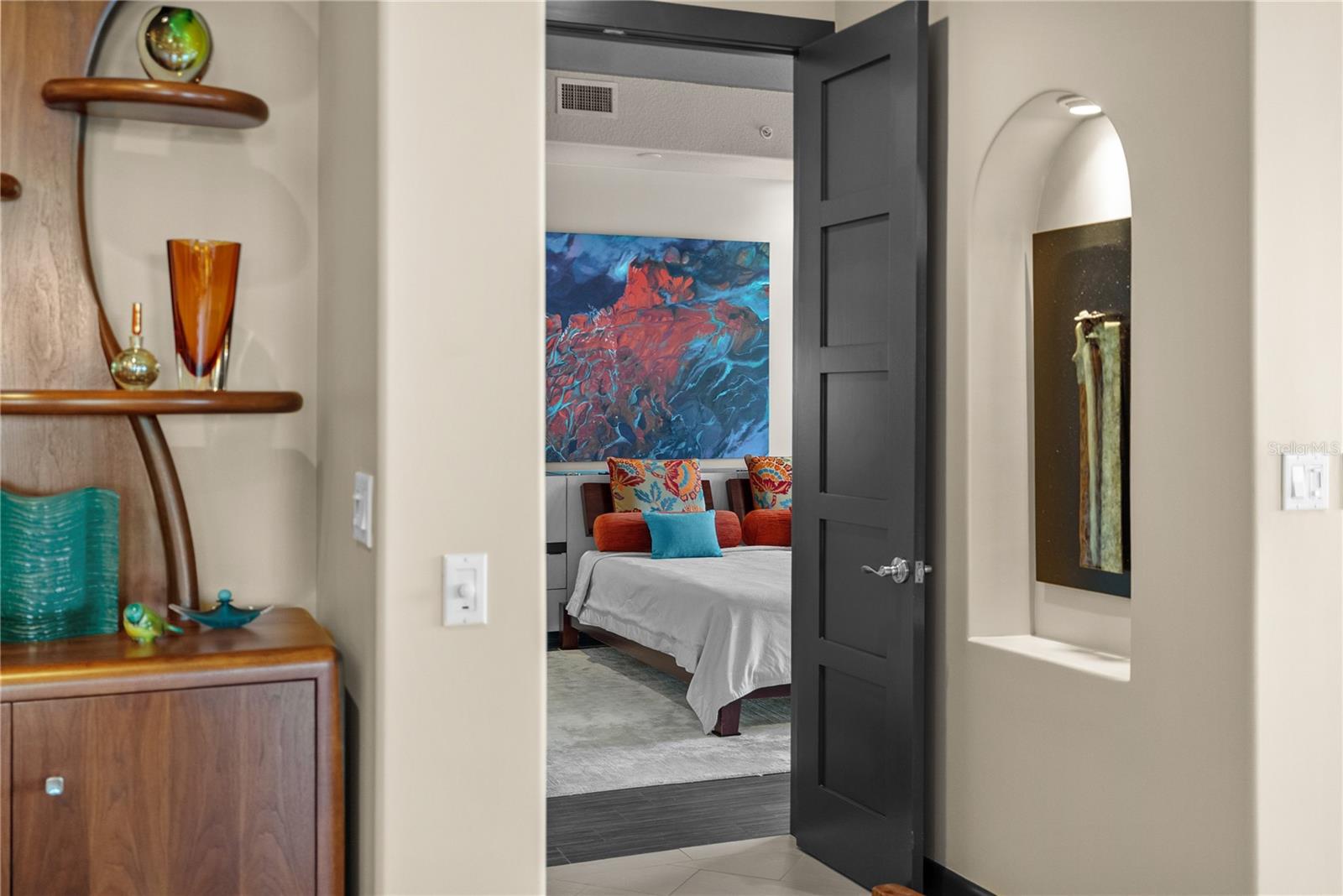 Image 20 of 74 For 40 Bayview Court S 3