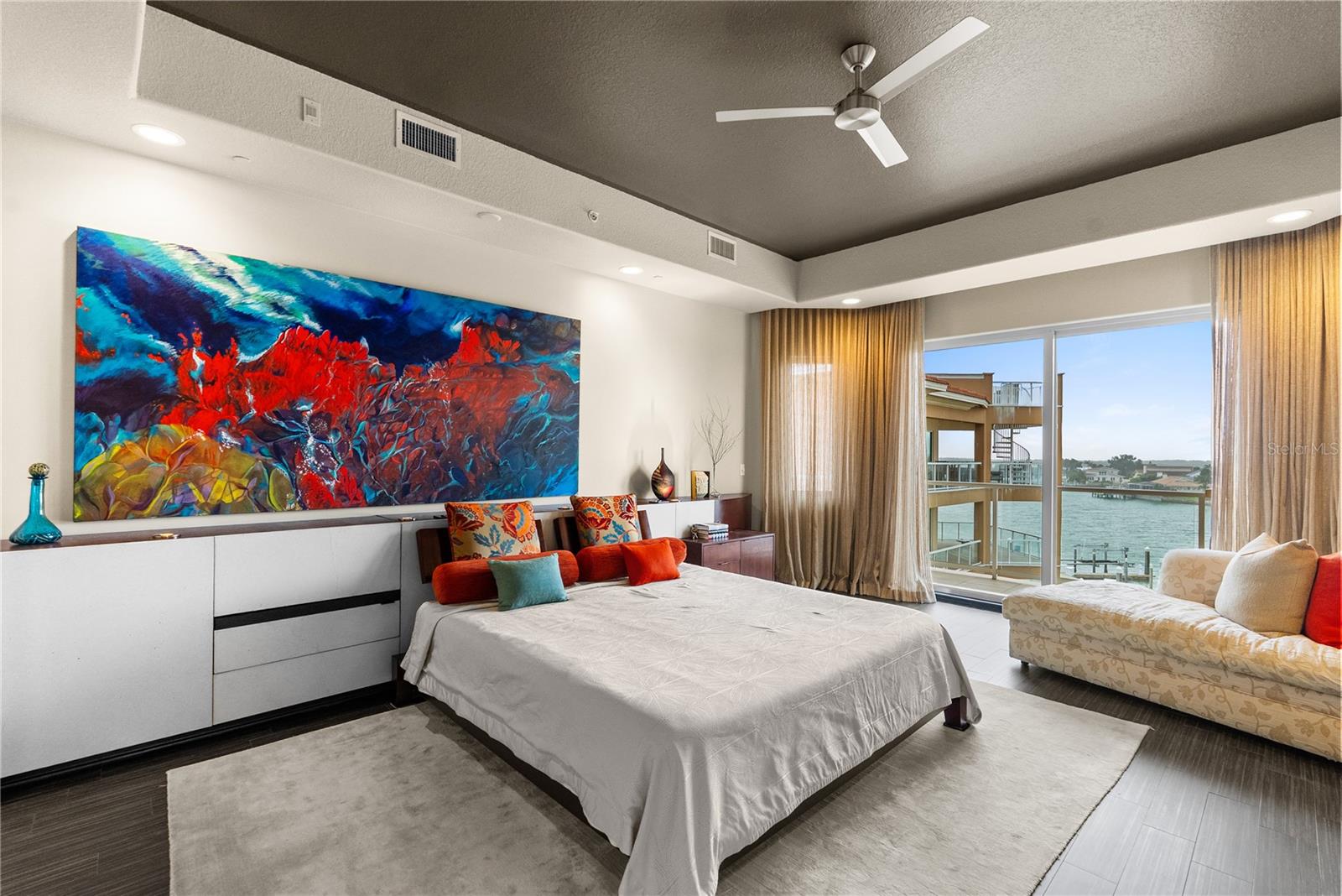 Image 22 of 74 For 40 Bayview Court S 3