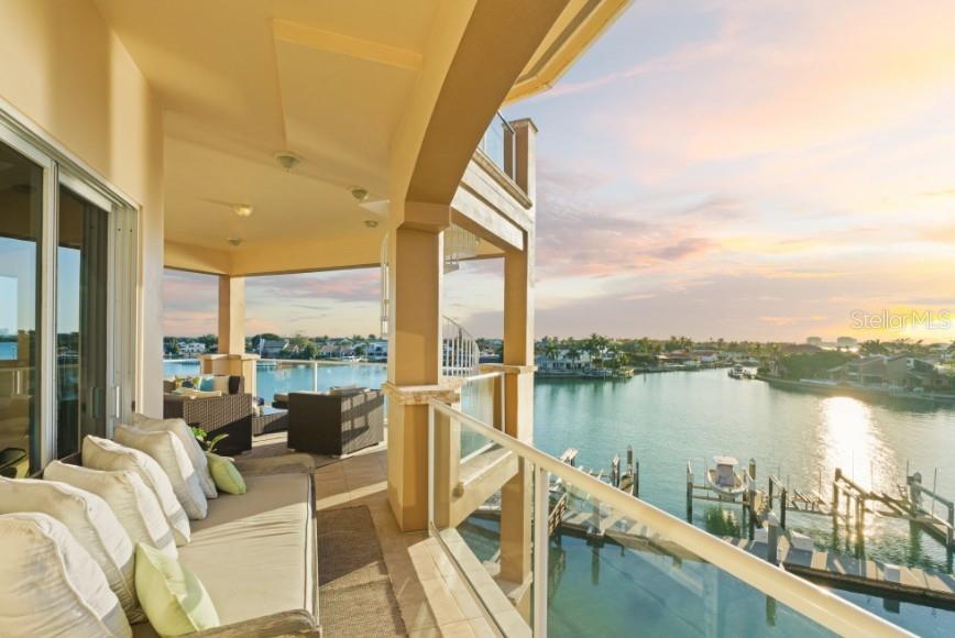 Image 36 of 74 For 40 Bayview Court S 3