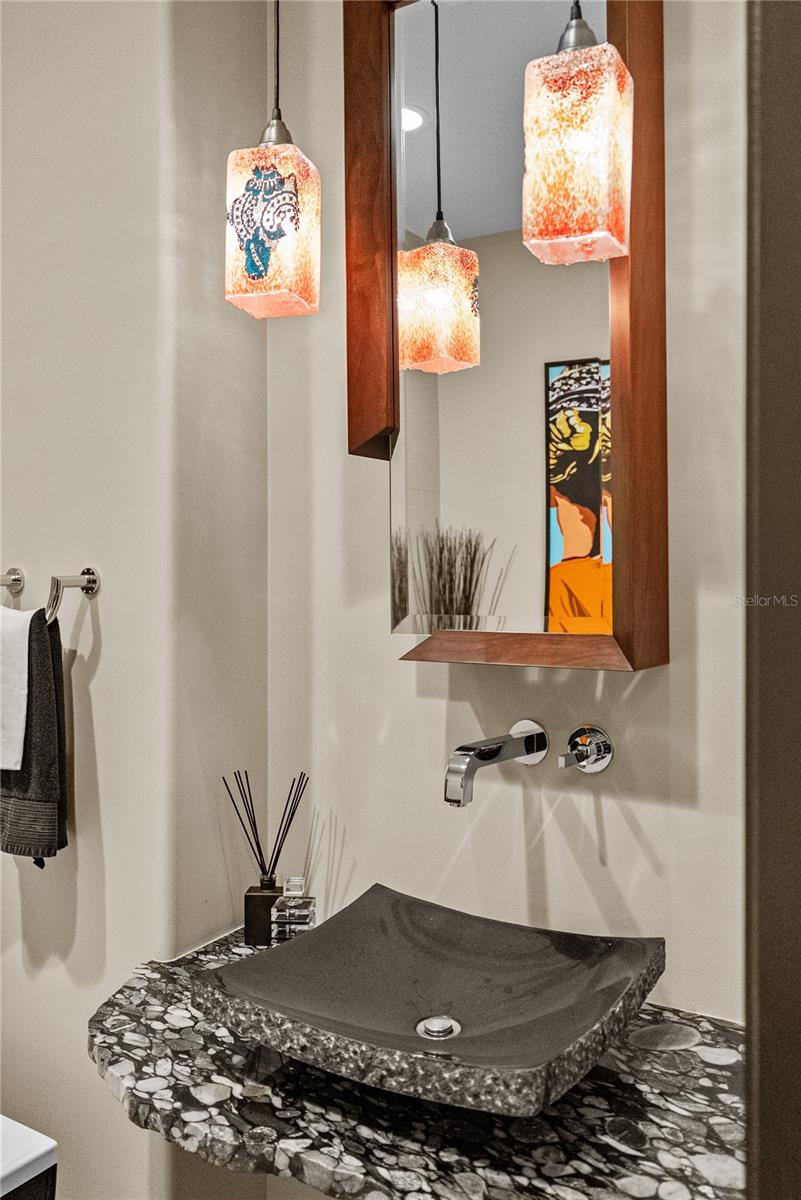 Image 44 of 74 For 40 Bayview Court S 3