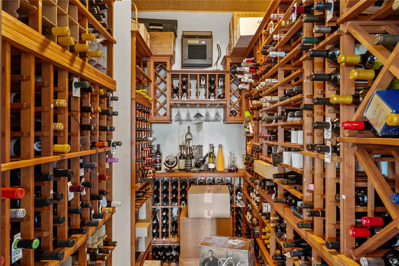 Image 45 of 74 For 40 Bayview Court S 3