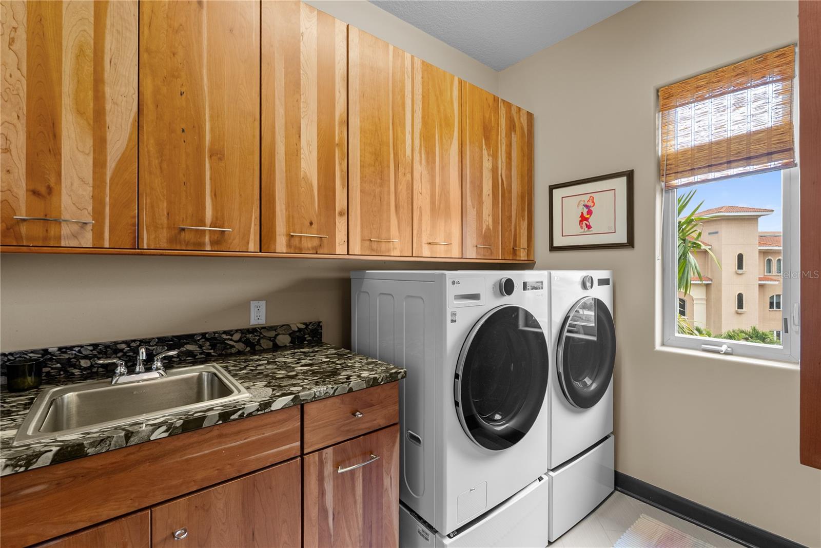 Image 47 of 74 For 40 Bayview Court S 3