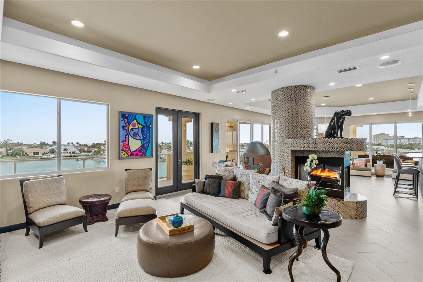 Image 8 of 74 For 40 Bayview Court S 3