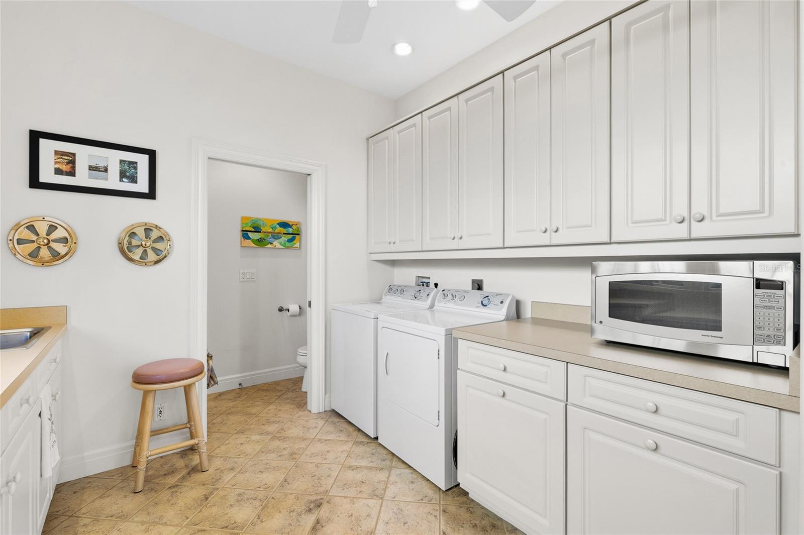 Image 27 of 62 For 162 Blackwall Court