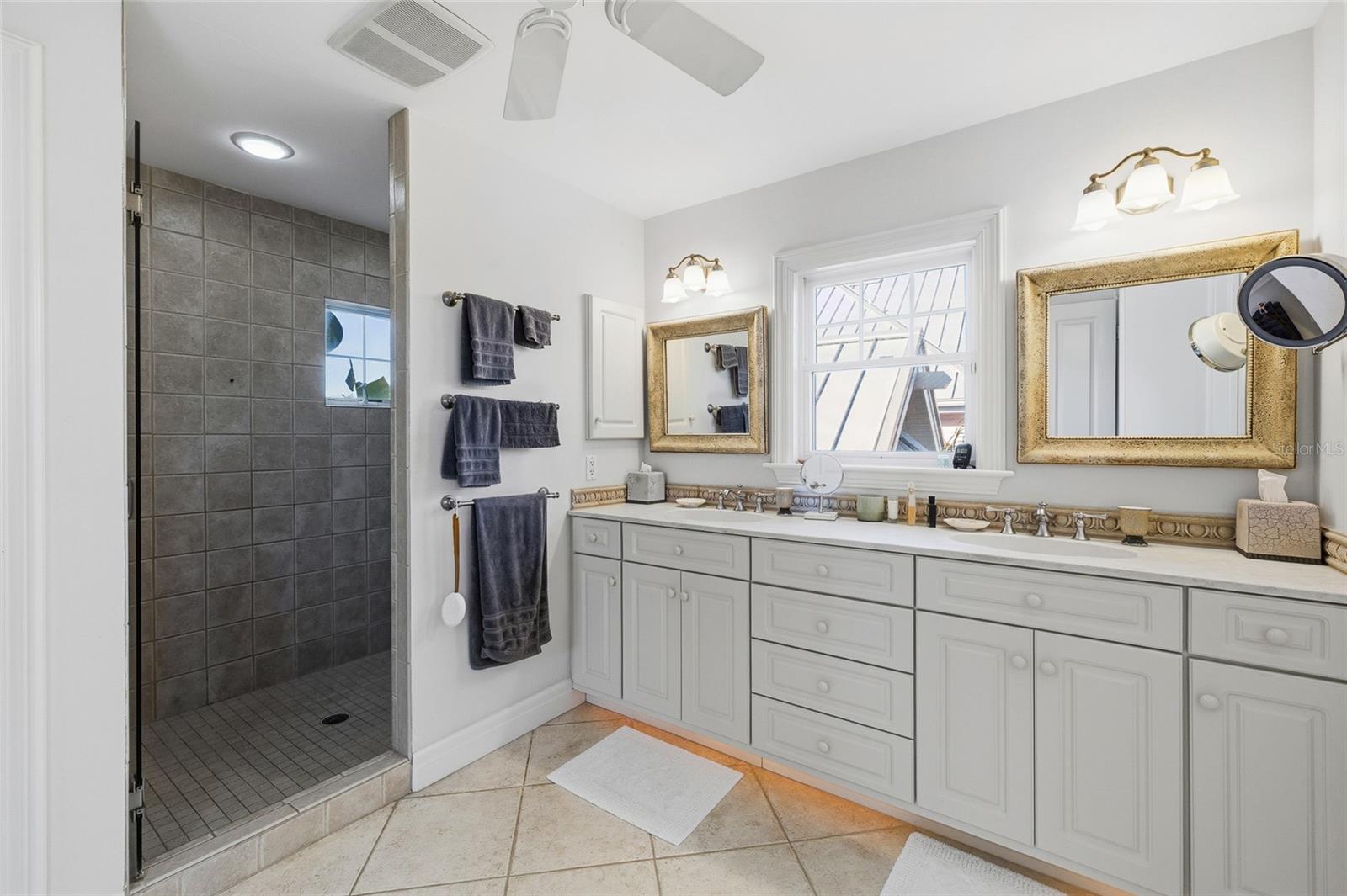 Image 31 of 62 For 162 Blackwall Court